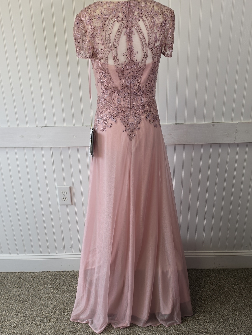 MGNY NWT Rose Pink Embroidered V-Neck Beaded Evening Gown Dress Size 6 #72116 - Picture 8 of 13